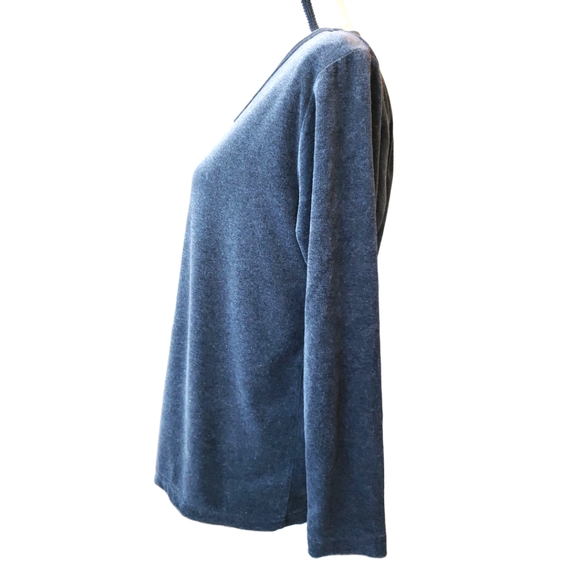 Passports V Neck Long Sleeves Top Size Medium - Picture 3 of 7